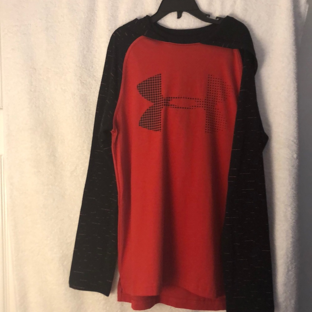 Boys Under Armour long sleeve NWOT
